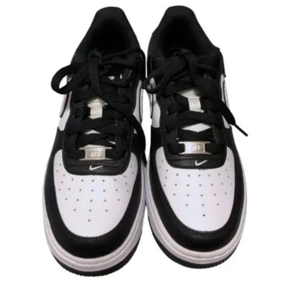 NIKE Air Force 1 Black & White Youth/Kids Size 5.5 - Picture 2 of 9